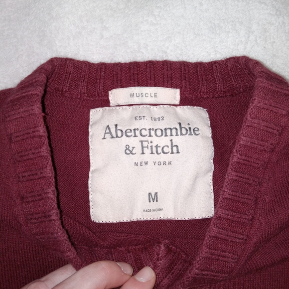 Abercrombie & Fitch Mens Muscle V-Neck Sweater Sz M /Burgundy/Cashmere Blend - Picture 4 of 11